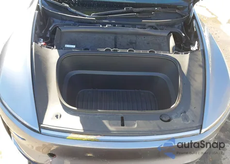 2026 Tesla Model Y Long Range Dual Motor All-Wheel Drive/Long Range Launch Series z USA, uszkodzony, nr VIN 7SAYGDEE4TA396725